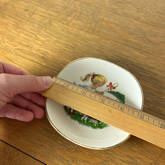 Weatherby Hanley — Vintage Decorative Plate with Girl and Dog - Picture 5 of 6